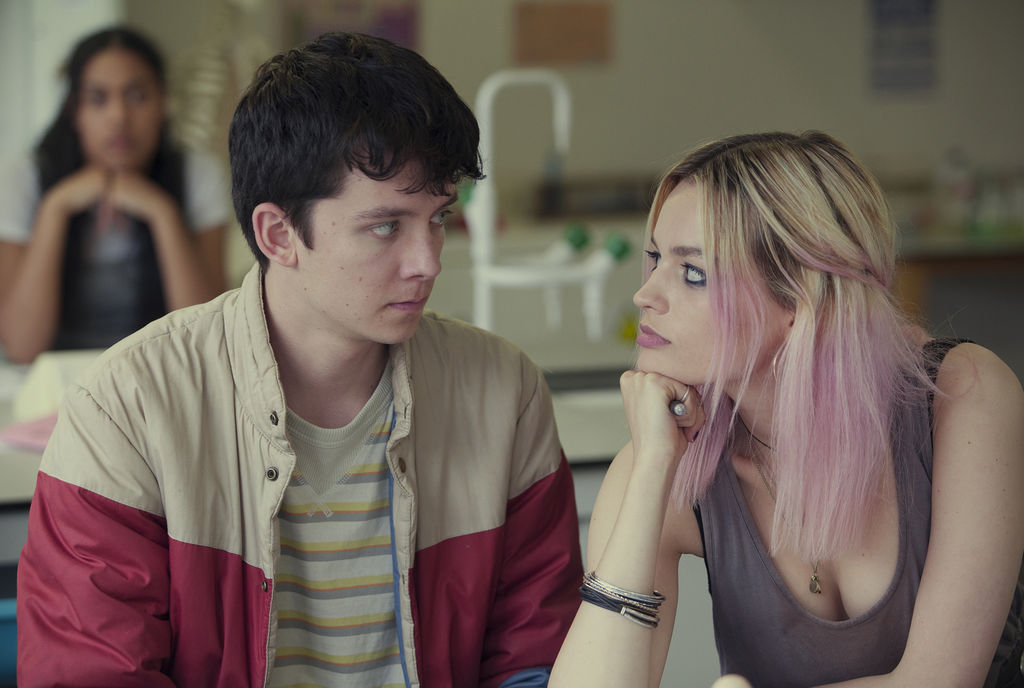 asa-butterfield-emma-mackey-dans-sex-education_width1024